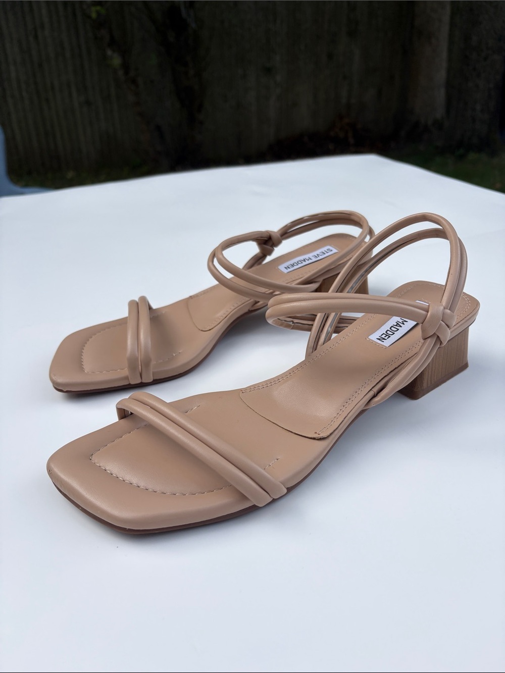 Sz 11 Steve Madden Beige Hattie Sandals